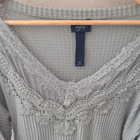 Daytrip Sage Lace Detail Long Sleeve Top Size XS - Picture 3 of 5